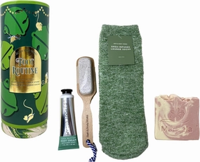 Bath & Body Works Foot Routine Mini Gift Set with a Himalayan Salts Springs Sample Soap.
