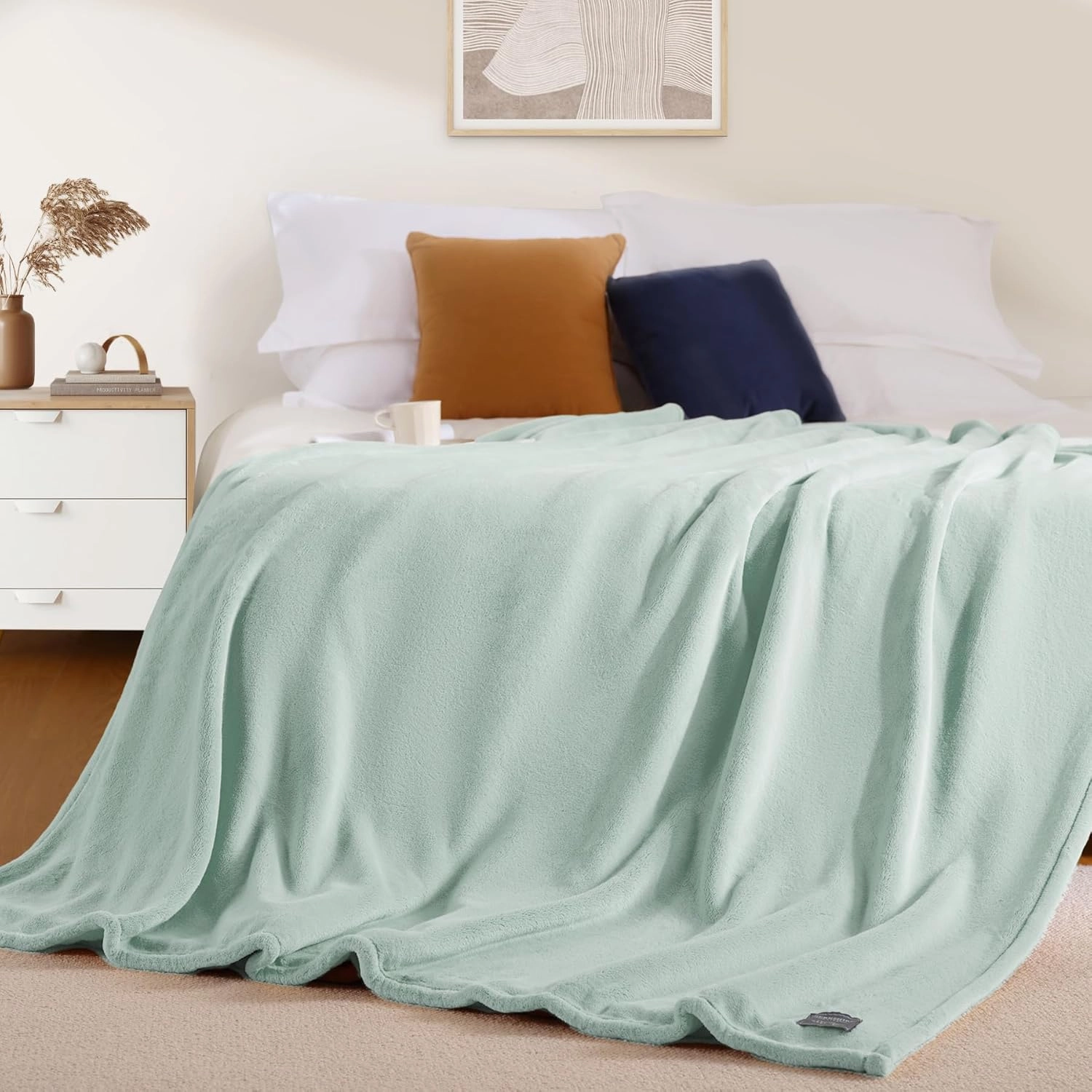 BEAUTEX Fleece Blanket Queen Size Super Soft Flannel Throw Blanket Lightweight Fuzzy Plush Blanket for Couch Sofa or Bed All Seasons (Mint, 90" x 90")