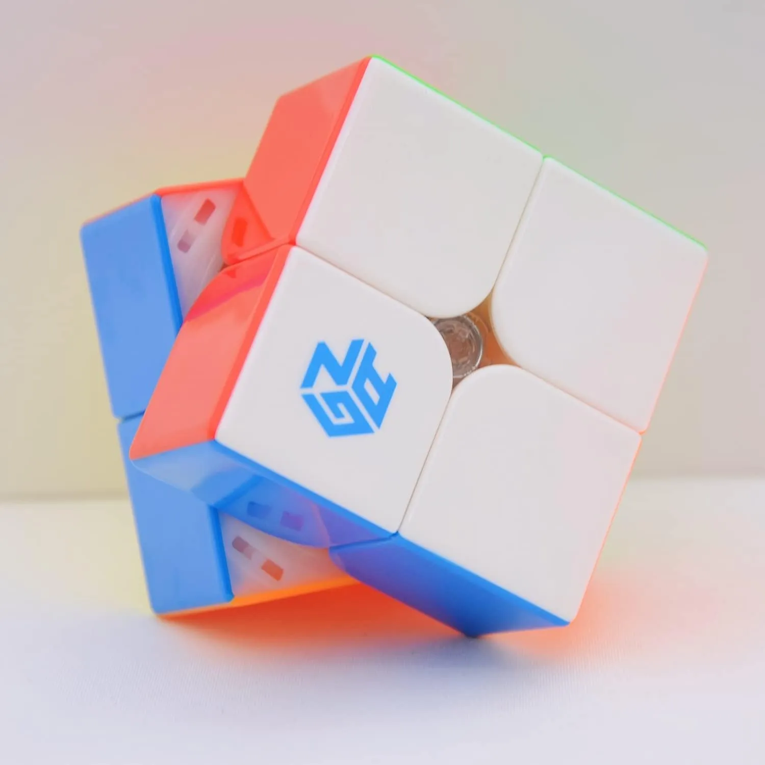 Bukefuno GAN 251 Leap Magnetic Speed Cube Gans 2x2 GAN 251 Leap 63 Stickerless Magnets Magic Cube Mini 2x2x2 Puzzle Frosted Surface(Frosted Surface Version)