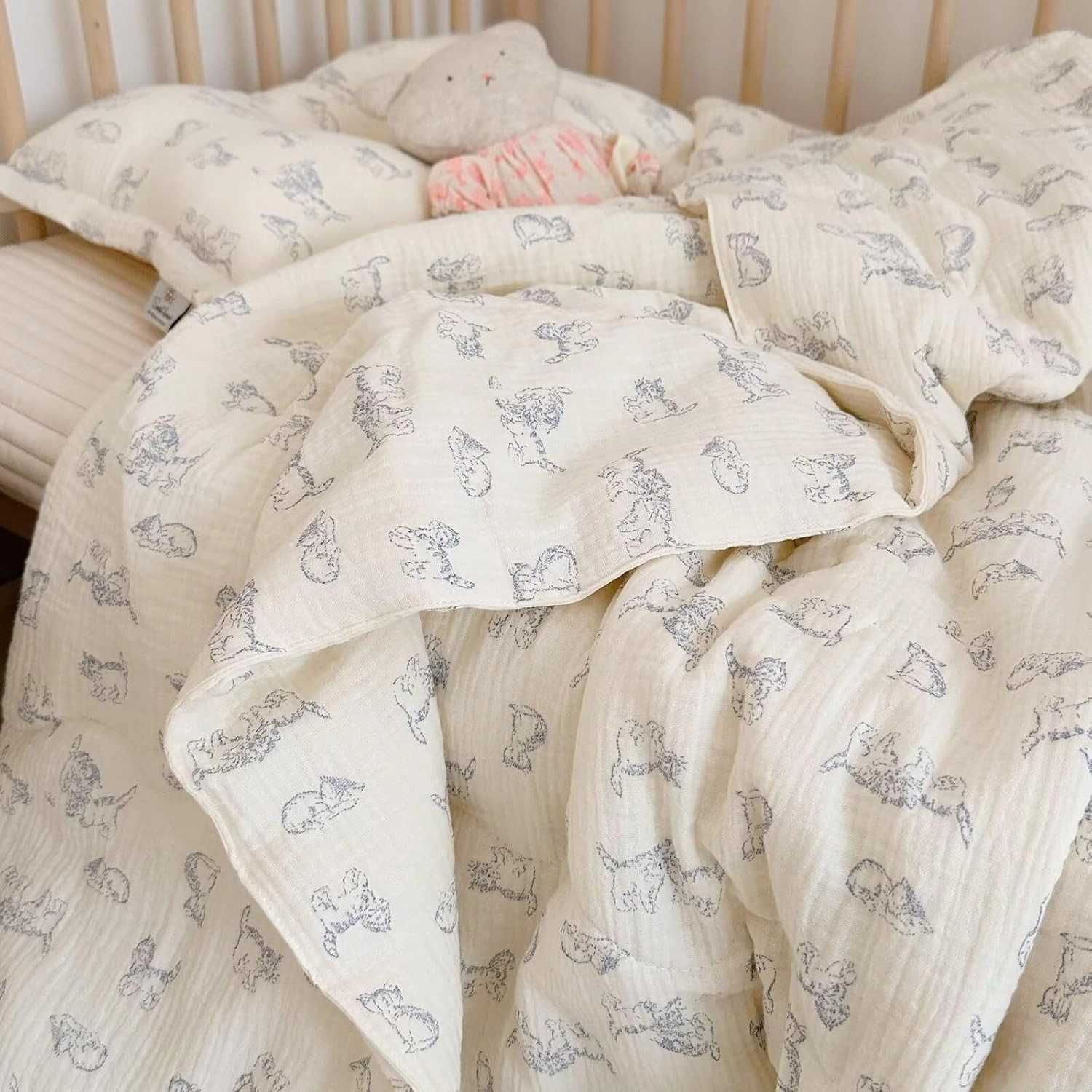 BuLuTu Baby Crib Quilt Cotton Muslin Toddler Blanket for Kids Boys Girls Soft Breathable Toddler Comforter Nursery Quilted Blankets with Lace Edges, 47x59 Inches, Kitty Patern, Machine Washable