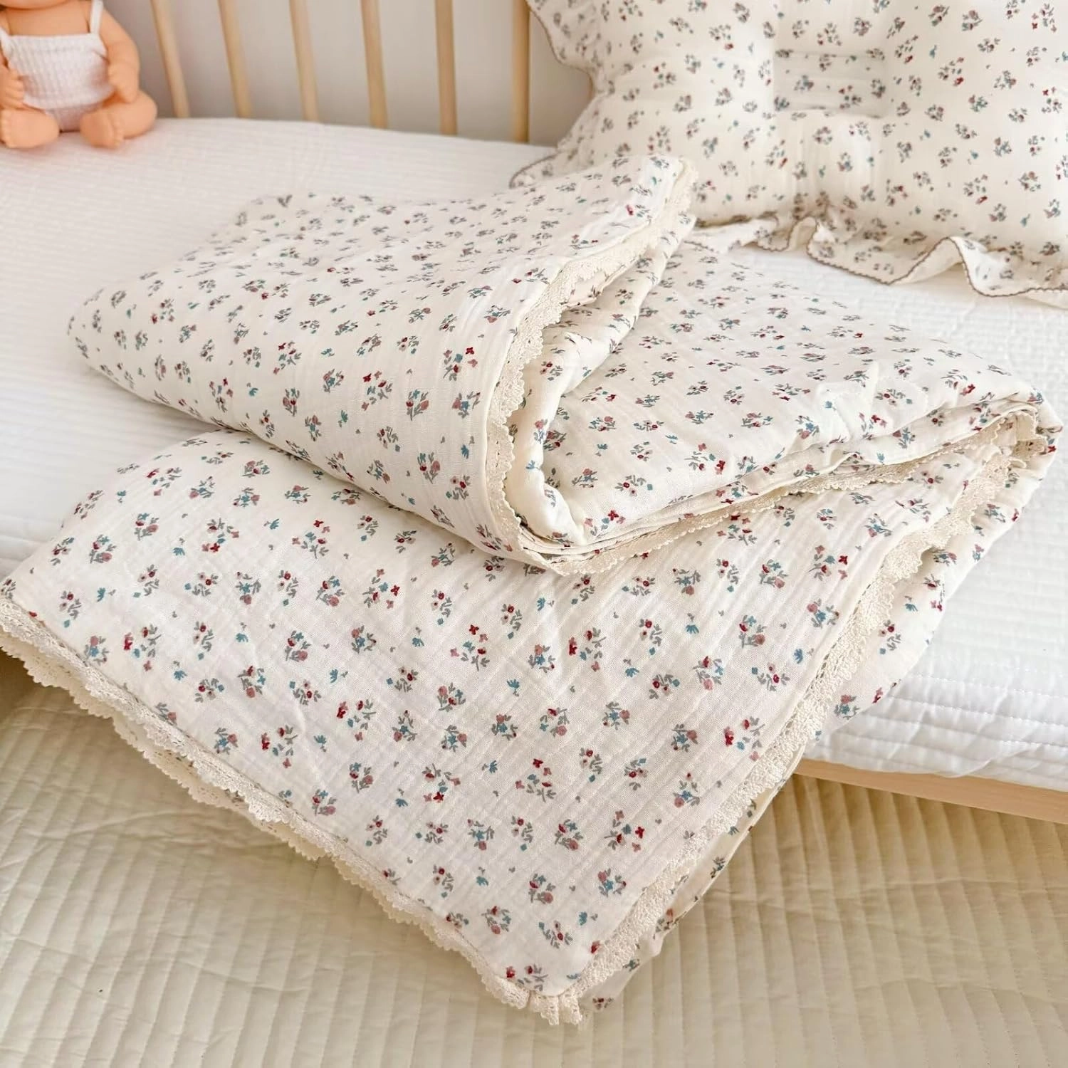 BuLuTu Elegant Floral Muslin Quilt Blankets for Kids Boys Girls Toddler Bed Blanket with Lacey Edges Soft Lightweight Toddler Comforter Crib Quilt for All Seasons, 47x59 Inches
