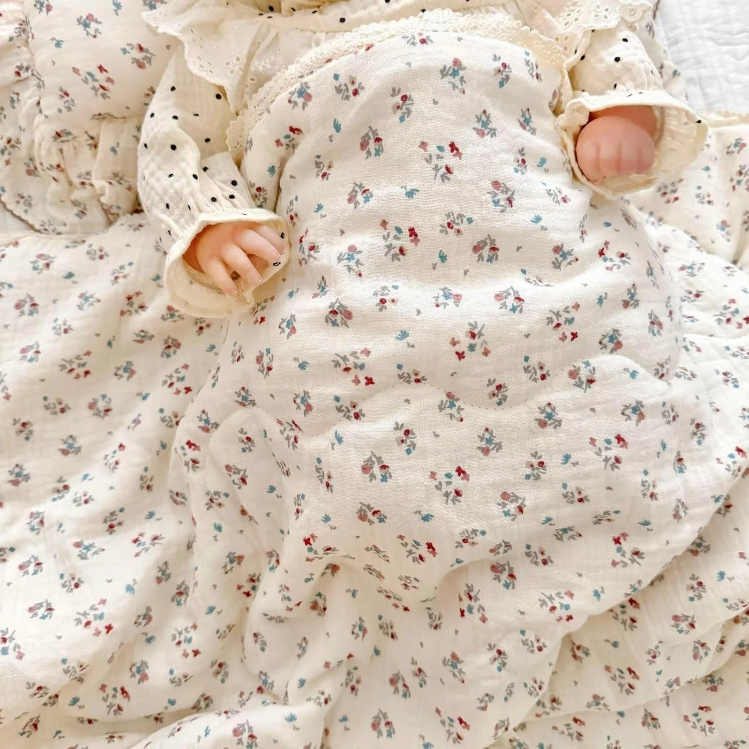 BuLuTu Elegant Floral Muslin Quilt Blankets for Kids Boys Girls Toddler Bed Blanket with Lacey Edges Soft Lightweight Toddler Comforter Crib Quilt for All Seasons, 47x59 Inches