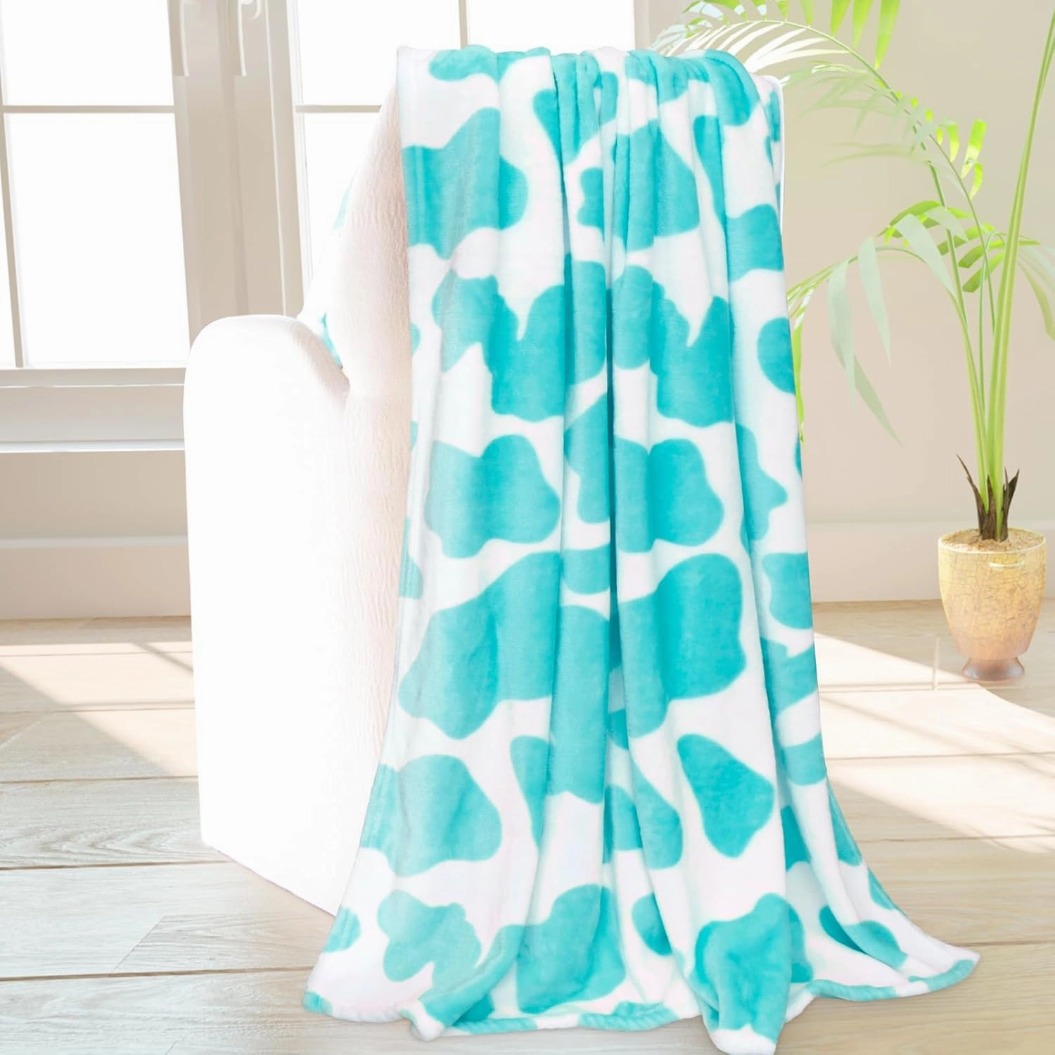 HSEEC Blue Plush Blanket Throws Cow Print Blanket Soft Fleece Flannel Small Throw Blanket for Couch 60 x 80 inch