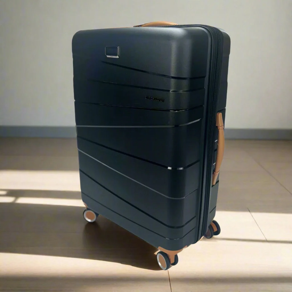 Lieber's Luggage Legacy Expandable 28" Hardside Spinner - Black