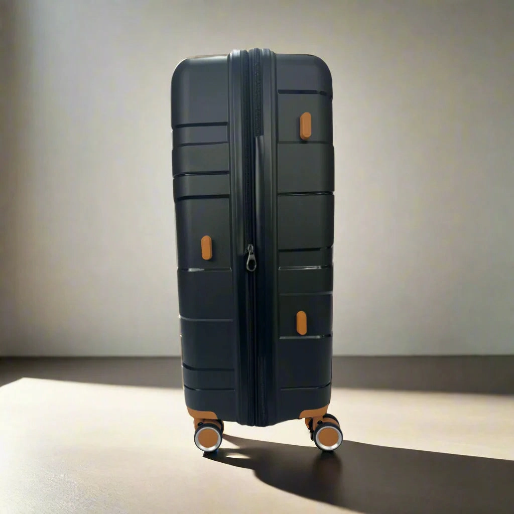 Lieber's Luggage Legacy Expandable 28" Hardside Spinner - Black