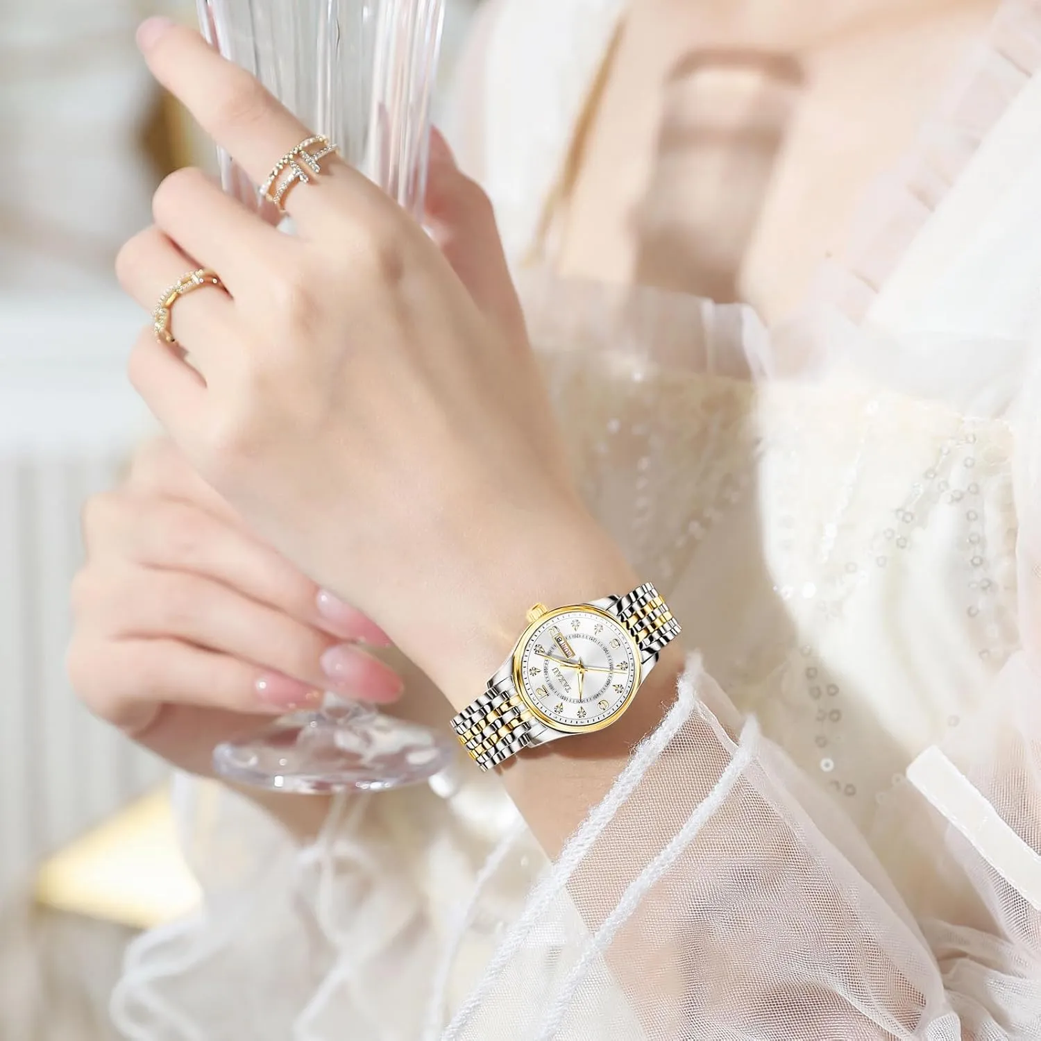 Womens Watch Fashion Dress Waterproof Silver Watches for Women Casual Easy Read Quartz Analog Women's Watch Two Tone Stainless Steel Ladies Watches with Day Date